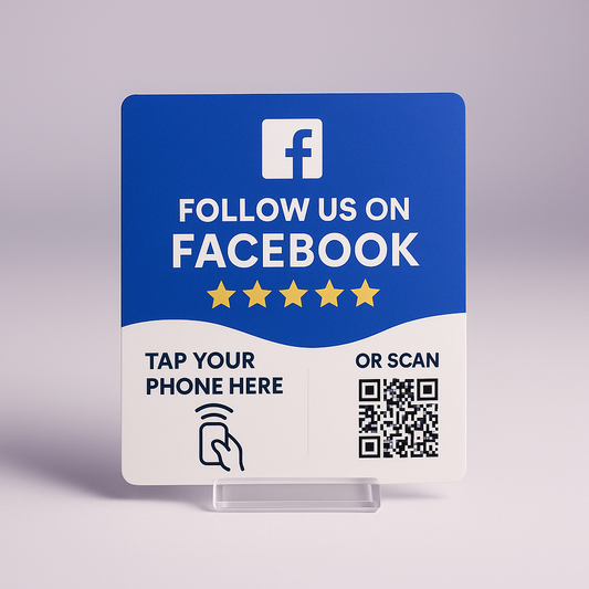 Tarjeta NFC facebook en soporte, diseno real, foto de estudio