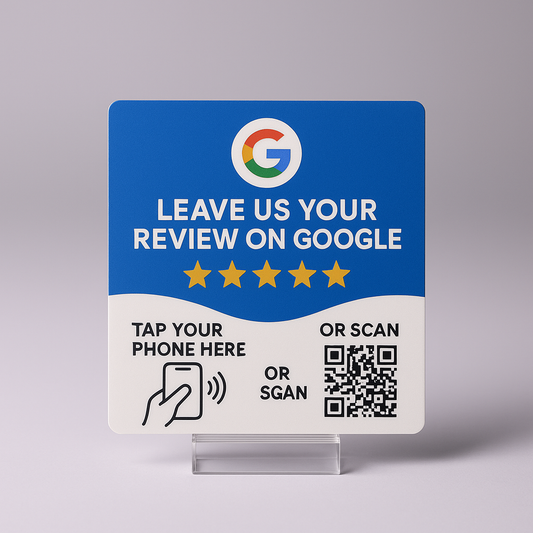 Tarjeta NFC google en soporte, diseno real, foto de estudio